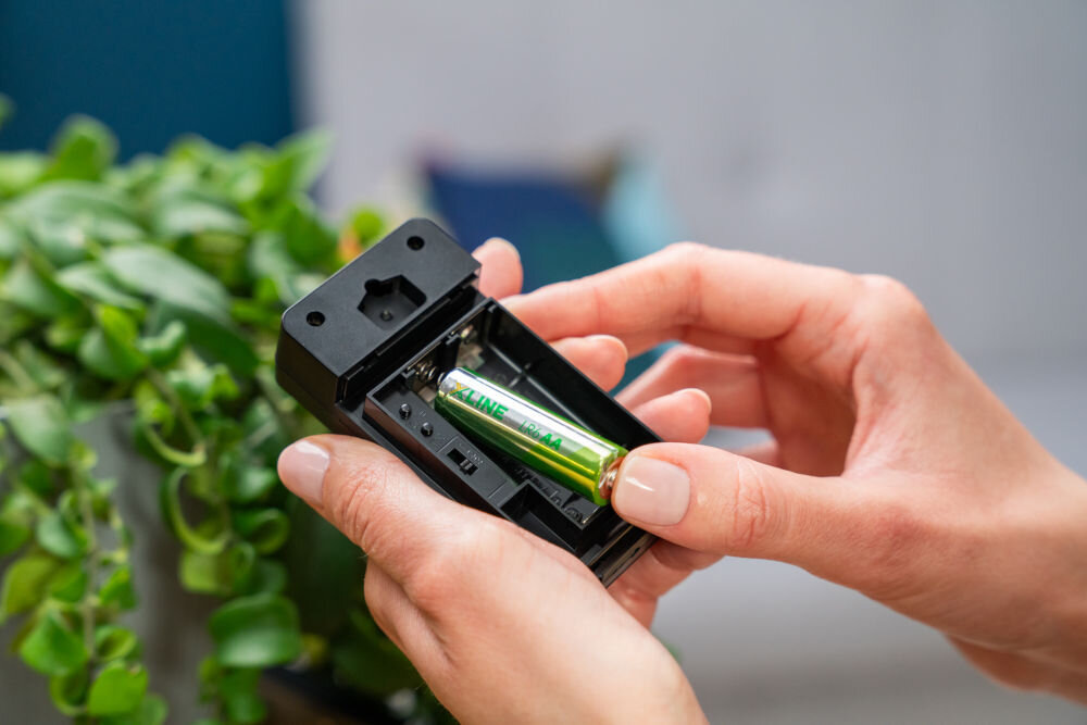 Stacja pogody GOLDENLINE GMS200 wymiana baterii w czujniku zewnętrznym zasilanie baterie AAA AA LR03 LR06