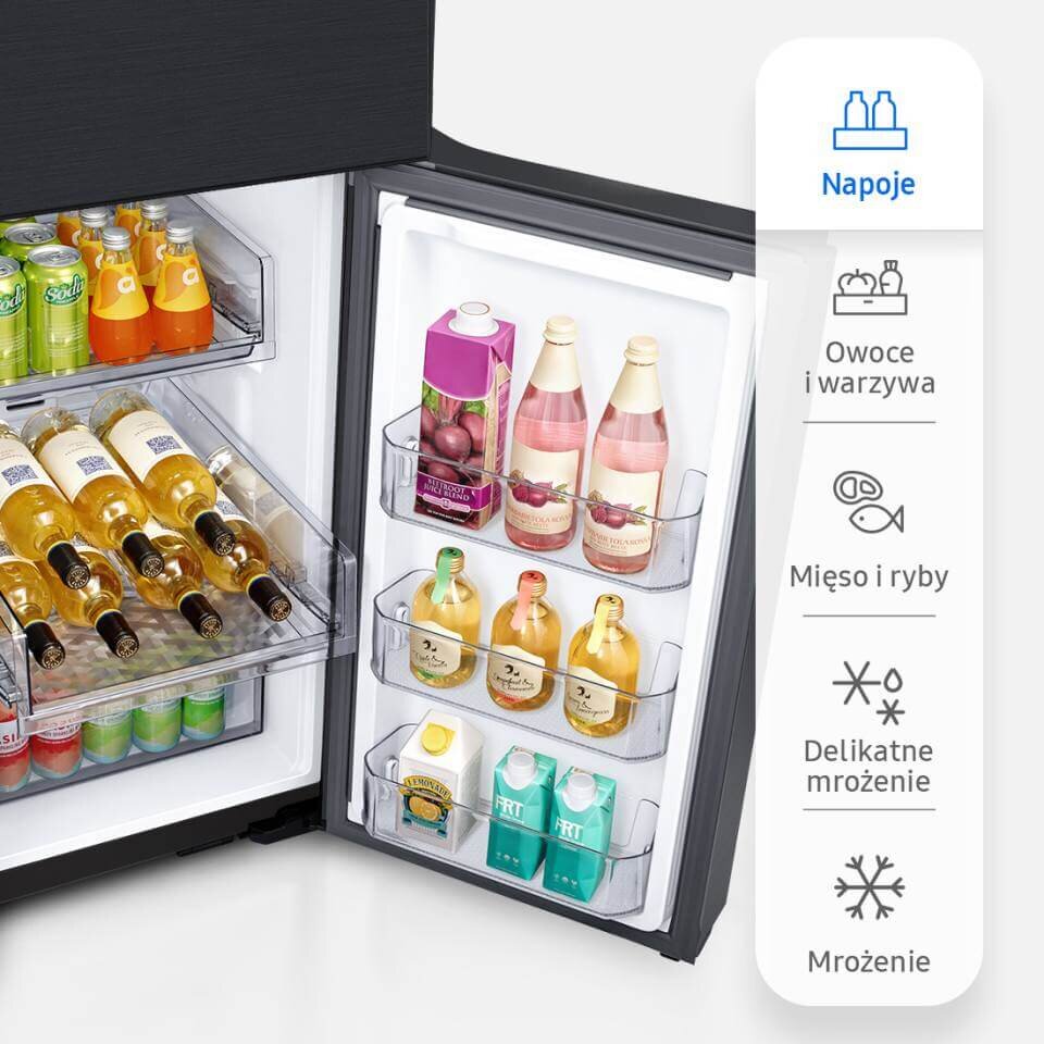 Otwarta lodówka z napojami w drzwiach i na półkach, w tym butelki i kartony. Obok lodówki widoczna jest lista kategorii: \'Napoje\', \'Owoce i warzywa\', \'Mięso i ryby\', \'Delikatne mrożenie\', \'Mrożenie\'.