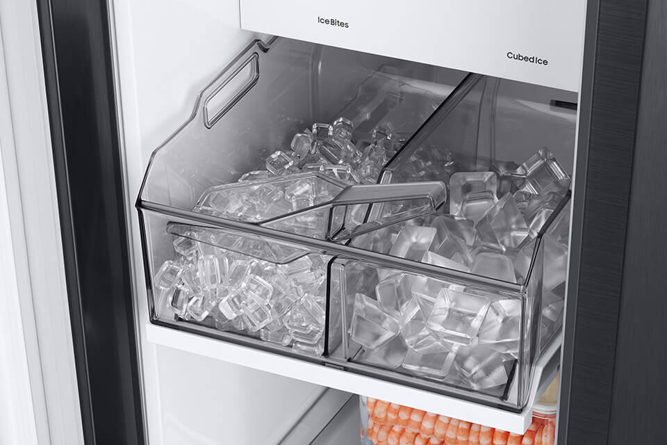 Więcej lodu, większy wybór z Dual Auto Ice Maker Więcej lodu, większy wybór z Dual Auto Ice Maker
