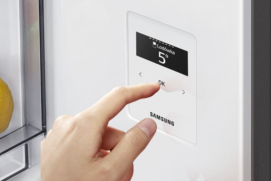 Media Expert - chłodziarko-zamrażarka RF65DB960E22 - wyświetlacz wewnętrzny