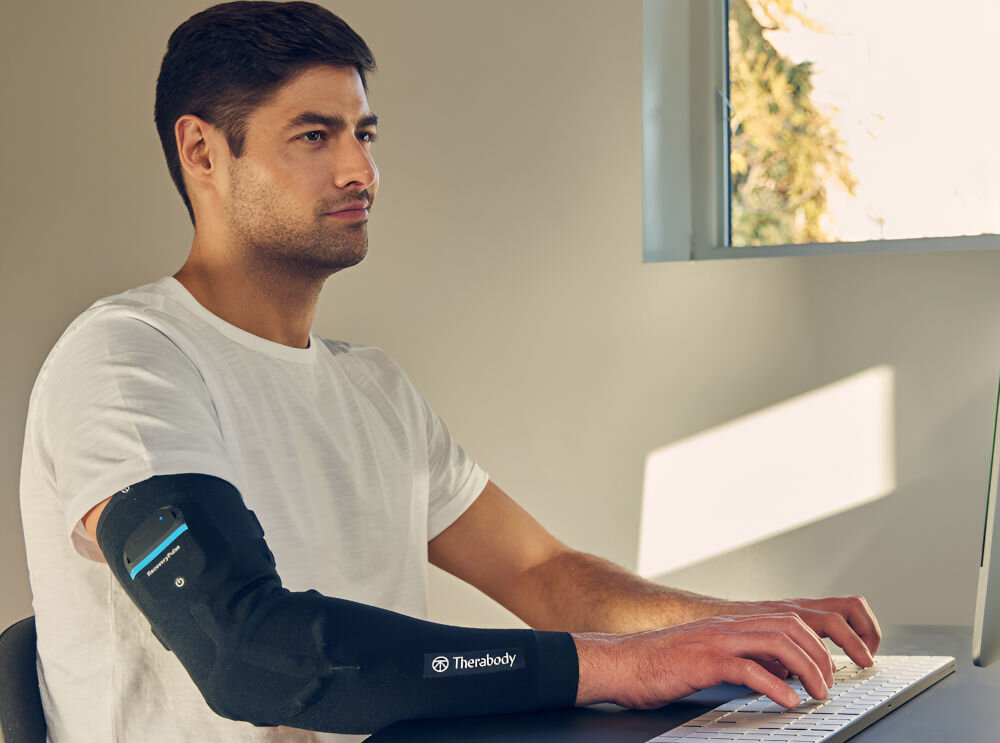 Masażer THERABODY TB02764-01 RecoveryPulse Arm (Rozmiar XL) zregeneruj mięśnie
