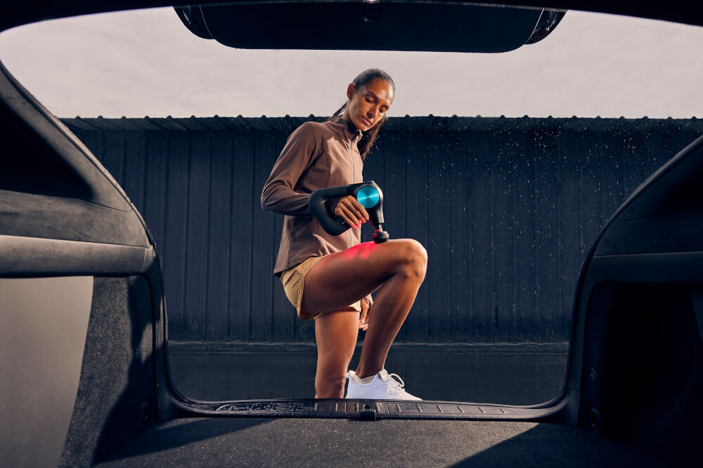 Masażer ręczny Gun THERABODY Theragun PRO Plus TG0003970-3A10 praca z oddechem relaks ciała poprawa regeneracji jakości snu kierowana praca z oddechem wibracyjne wskazówki terapia dźwiękowa TheraMind relaksujące wizualizacje aplikacja Android IOS wyciszające doświadczenia