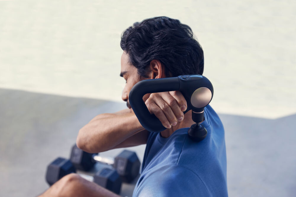 Masażer THERABODY Theragun Sense Czarny funkcja pracy z oddechem dotykowe wskazówki wibracyjne  terapia dźwiękowa relaksujące wizualizację zrelaksowanie poprawa regeneracji wsparcie lepszego snu aplikacja pełna personalizacja terapii zapisywanie ulubioch procedur