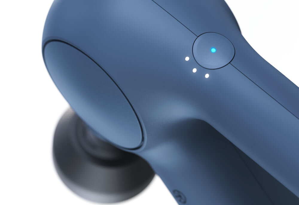 Masażer THERABODY Theragun Relief Granatowy terapia perkusyjna regulowana częstotliwośćw trzech stopniach dostosowanie intensywności amplituda pracy 10 mm komfortowy masaż efektywny łagodny intuicyjne sterowanie jeden przycisk prosta obsługa kompaktowa lekka konstrukcja wygodne korzystanie w różnych miejscach