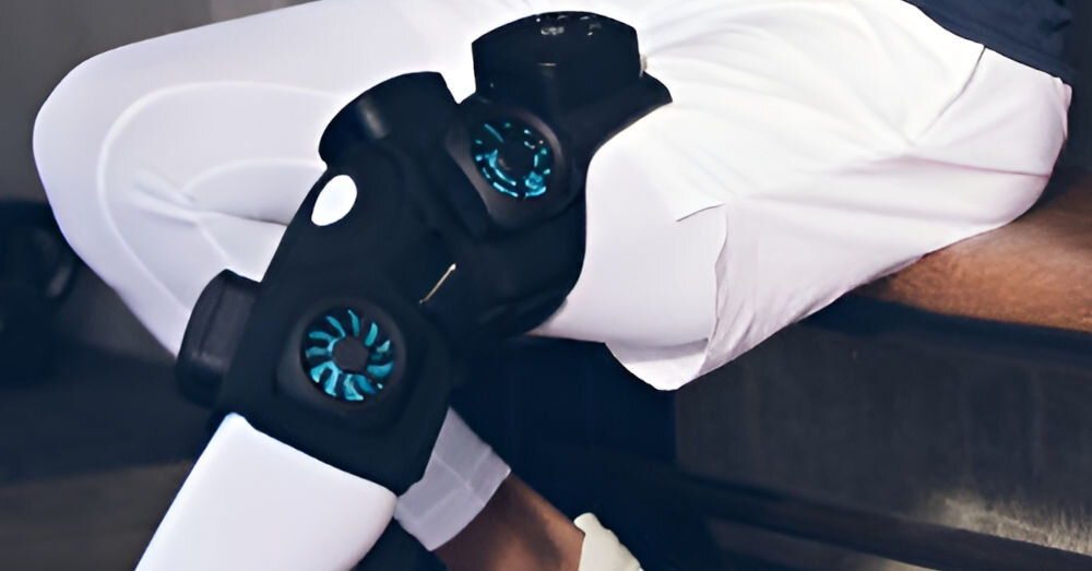 Masażer THERABODY Recoverytherm Hot & Cold Vibration Knee szereg korzyści terapia zimnem łagodzenie bólu i stanu zapalnego terapia ciepłem zmniejszenie napięcia poprawa elastyczności tkanek terapia kontrastowa przyspieszona regeneracja wibracje wspomaganie krążenie krwi potęgowanie efektów terapii kompleksowe wsparcie stawu kolanowego