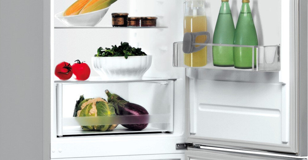 CHŁODZIARKA INDESIT LI7 S2E S szklane wytrzymałe półki przechowywanie wykończenie wygoda komfort stabilne