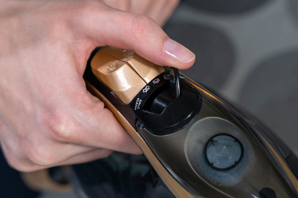 Żelazko GÖTZE & JENSEN IG701 PowerSteam Perfect Temperature inteligentne dopasowanie pary i temperatury