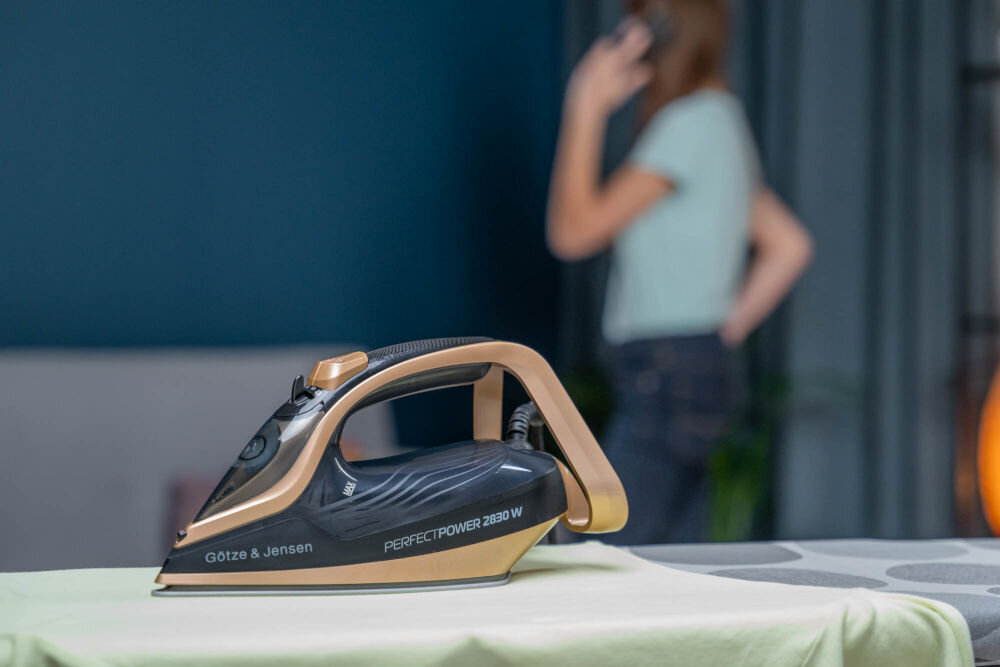 Żelazko GÖTZE & JENSEN IG701 PowerSteam automatyczne wyłączanie bezpieczeństwo i wygoda
