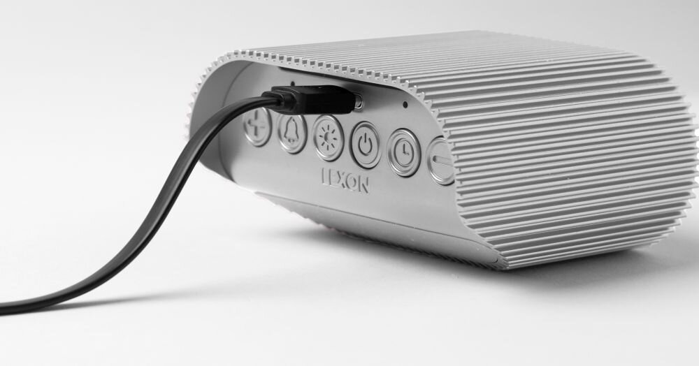 Budzik LEXON Ray Clock bateria ladowanie czas pracy