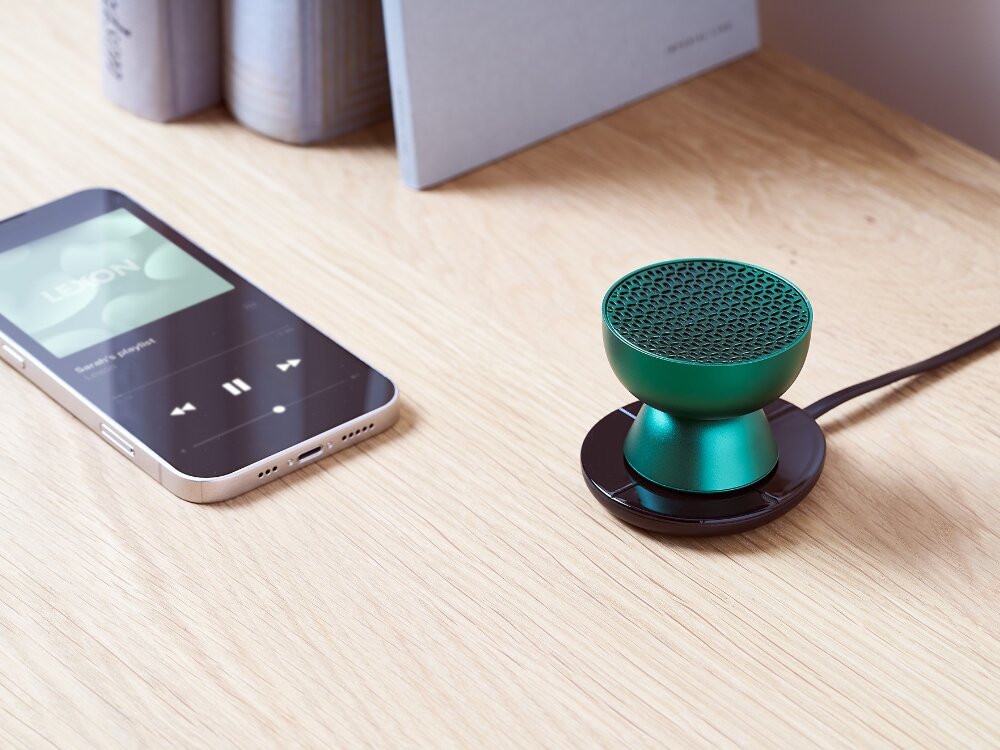 Głośnik LEXON Tamo
            głośnik na szafce bluetooth dźwięk aluminiowa obudowa ozdoba charakterystyczny