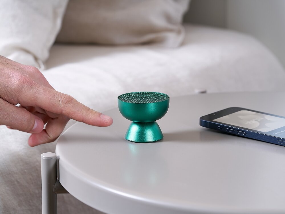 Głośnik LEXON Tamo
            głośnik na stoliku technologia parowanie stereo dom biuro mobilny