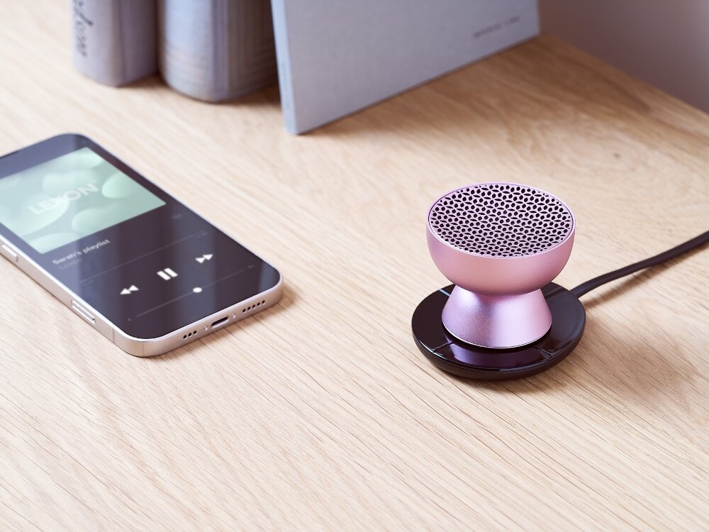 Głośnik LEXON Tamo
            głośnik na szafce bluetooth dźwięk aluminiowa obudowa ozdoba charakterystyczny