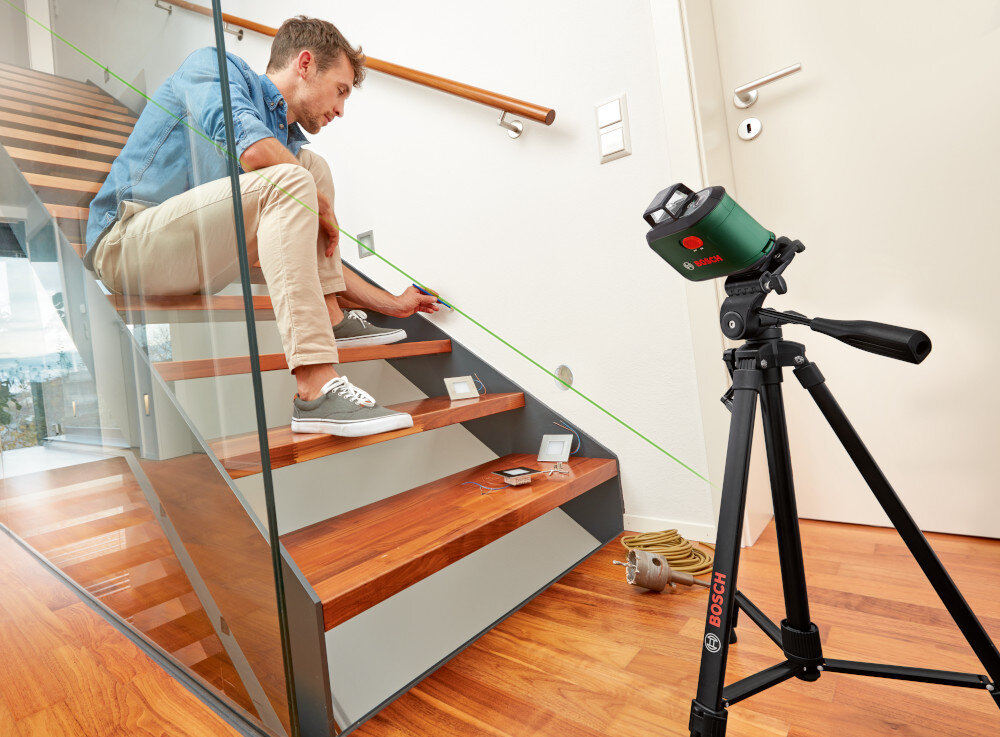 Laser krzyżowy BOSCH Advanced Level 360 0603663BZ0 zaawansowana technologia niwelacji automatycznej w czasie do 4 sekund wysoka dokladnosc ± 0,4 mm/m szeroki kat otwarcia 120°