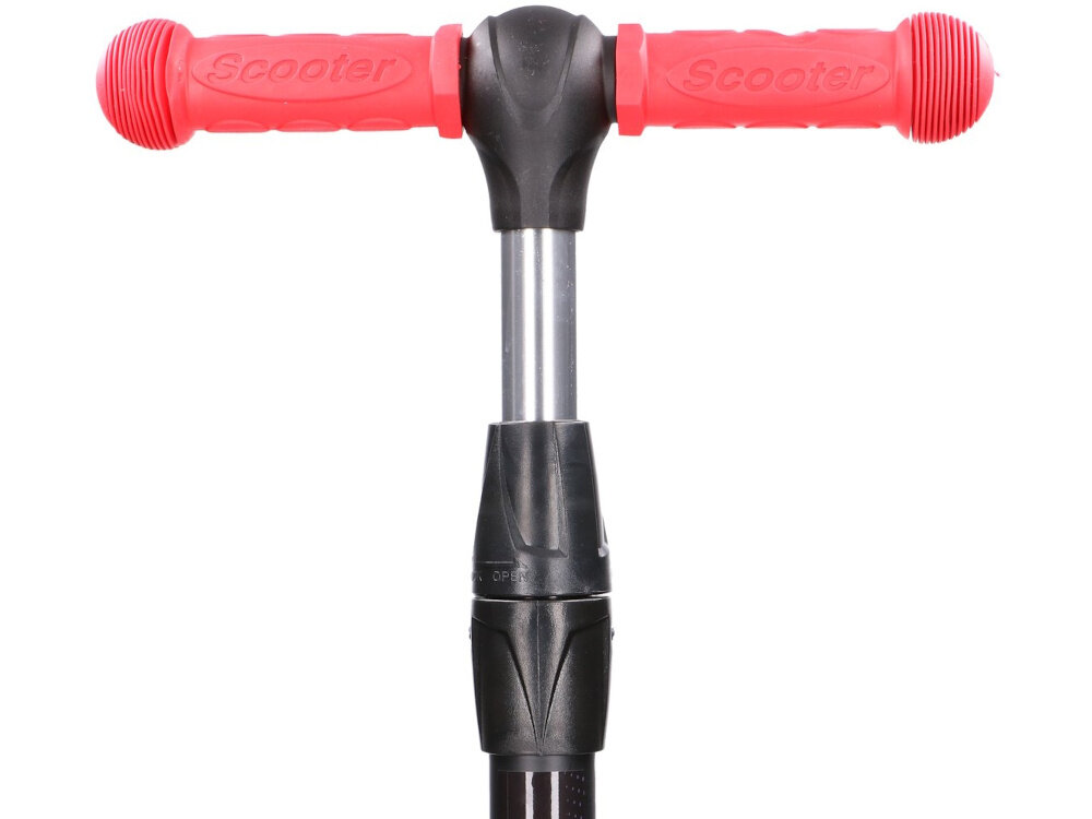 Hulajnoga dla dzieci EXTRALINK Dumbo Cruiser Czerwono-czarny białe tło zbliżenie na kierownicę regulowana kierownica w zakresie 50-86 cm trzy poziomy ustawienia prawidłowa postawa większy komfort i kontrola jazdy zmniejsza konieczność pochylania się lub unoszenia ramion