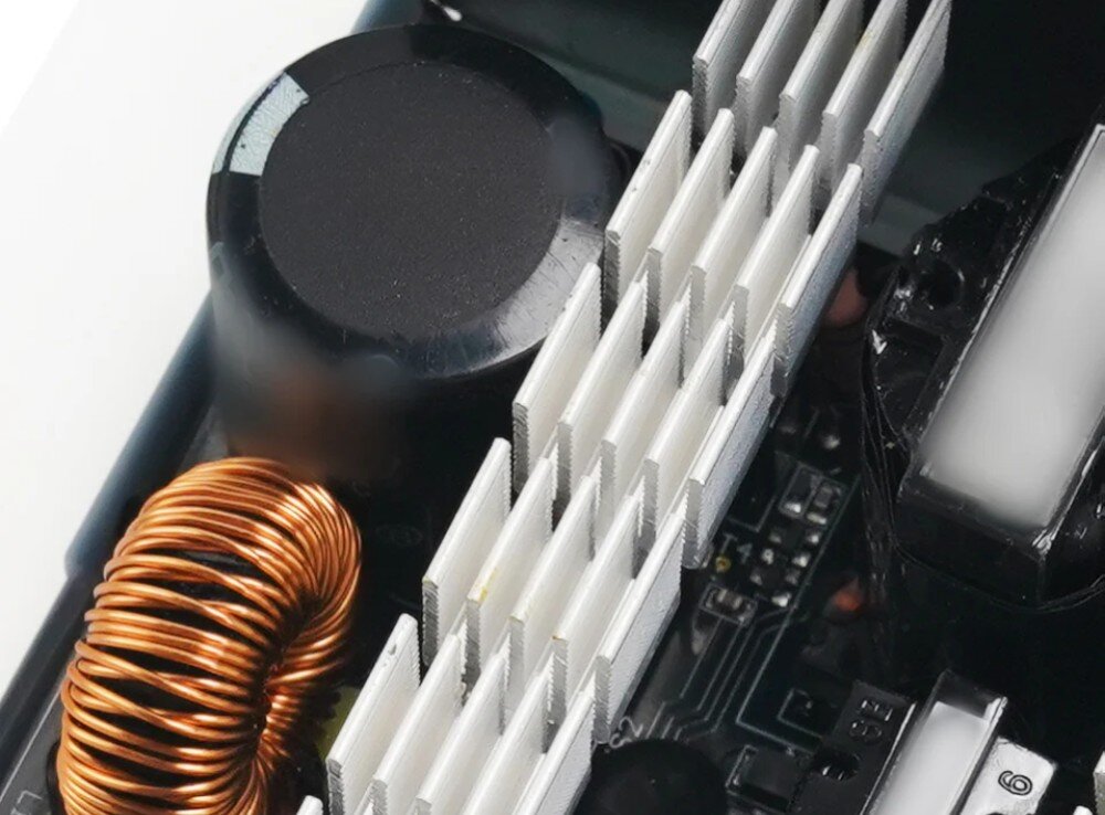 Zasilacz DEEPCOOL PL550D 550W 80 Plus Bronze kondensatory jakość czas podtrzymania topologia