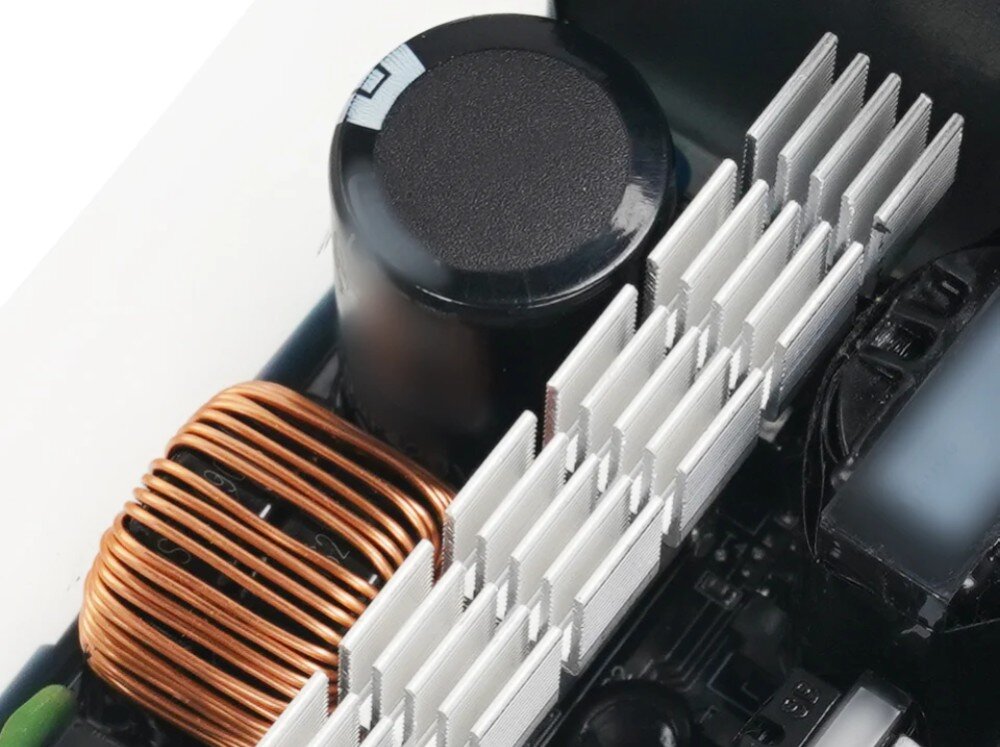 Zasilacz DEEPCOOL PL750D 750W 80 Plus Bronze kondensatory jakość czas podtrzymania topologia