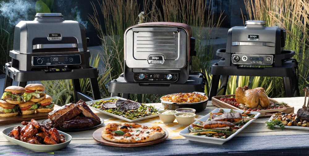 Piec do pizzy NINJA OO101EU 2400W 30 cm pakiet startowy dwóch pelletów Robust Blend bogaty klasyczny smak BBQ do wołowiny wieprzowiny i kurczaka All-Purpose Blend zrównoważony słodki smak do ryb i warzyw miarka do dozowania pelletu dostępne konfiguracje ulubiony smak