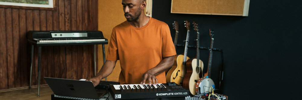 Klawiatura sterująca NATIVE INSTRUMENTS Komlete kontrol A25 - Inteligentny kontroler
