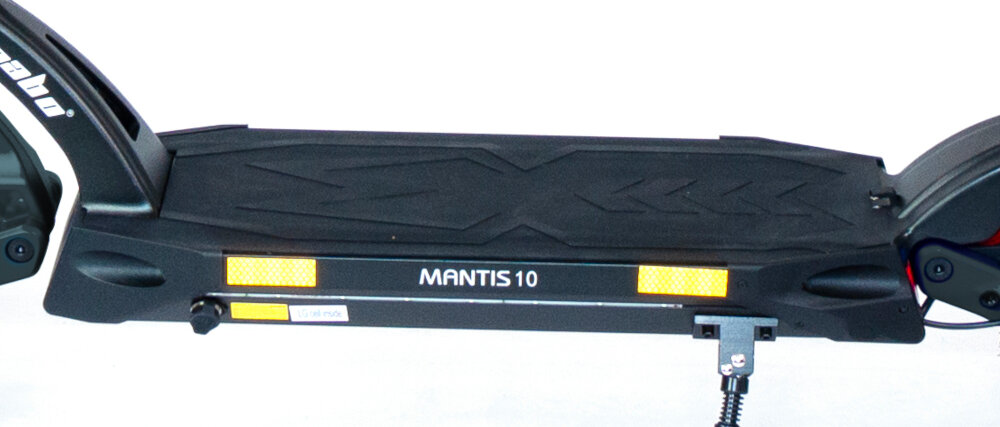 Hulajnoga elektryczna KAABO Mantis 10 Pro Czarny solidna konstrukcja ramy zgodna  najwyzszymi standardami bezpieczenstwa i produkcji aluminiowa odporna na korozje latwa w konserwacji duzy antyposlizgowy poklad udzwid do 120 kg stopien ochrony IPX4 ochrona konstrukcji i podzespolow przed spryskiwaniem i zachlapaniem woda z roznych stron z natezeniem do 10 l/min