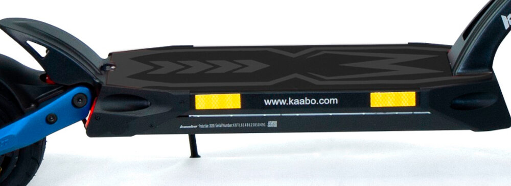Hulajnoga elektryczna KAABO Mantis 8 Plus Niebieski maksymalna stabilnosc komfort jazdy najwyzsze standardy bezpieczenstwa i produkcji aluminiowa odporna na korozje latwa w konserwacji duzy antyposlizgowy poklad maksymalna waga uzytkownika 120 kg stopien ochrony IPX4 ochrona przed spryskiwaniem i zachlapaniem woda z natezeniem do 10 l/min