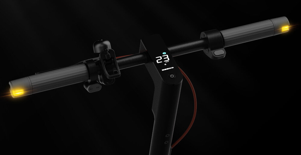 Hulajnoga elektryczna XIAOMI Electric Scooter 4 Pro 2nd Gen Czarny intuicyjna kontrola nad parametrami deska rozdzielcza wygodny kat latwe monitorowanie kluczowych informacji klarowny wyswietlacz