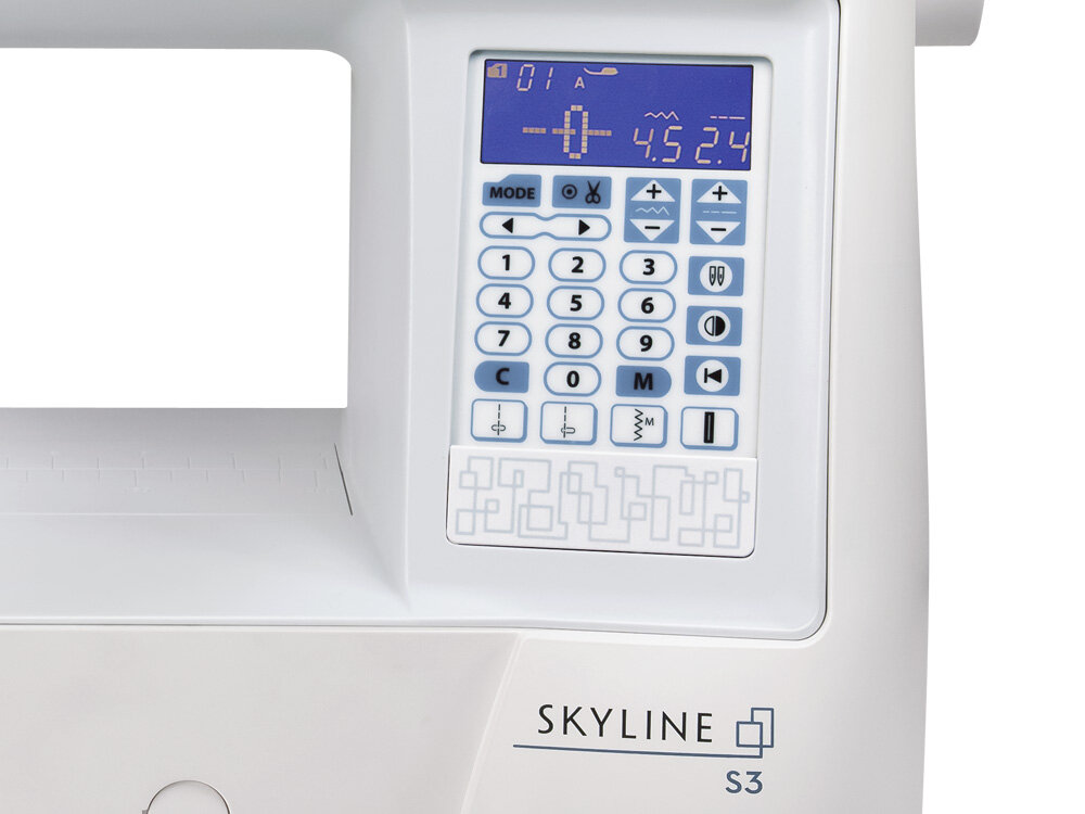 Maszyna do szycia JANOME Skyline S3 intuicyjna obsługa, czytelny ekran, łatwa zmiana ściegów, dla poczatkujących jak i zaawansowanych