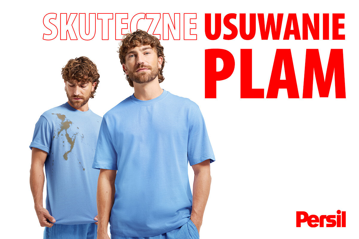 Dwóch mężczyzn w niebieskich koszulkach, jeden z plamami, drugi czysty. Tekst: \'SKUTECZNE USUWANIE PLAM\' oraz logo \'Persil\'.