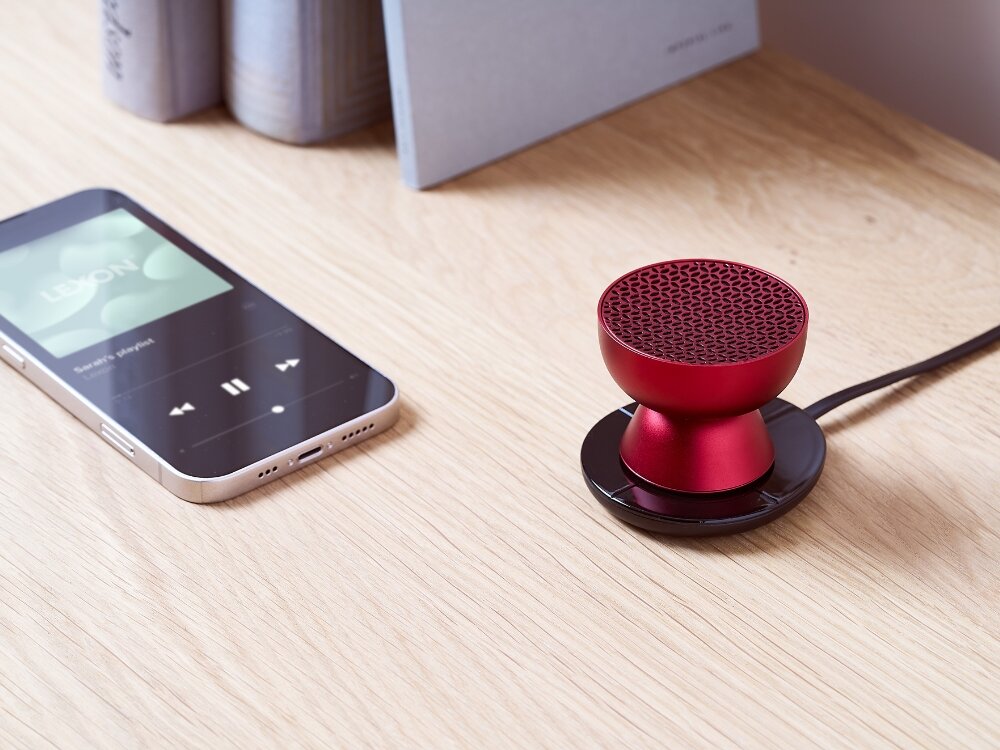 Głośnik LEXON Tamo
            głośnik na szafce bluetooth dźwięk aluminiowa obudowa ozdoba charakterystyczny