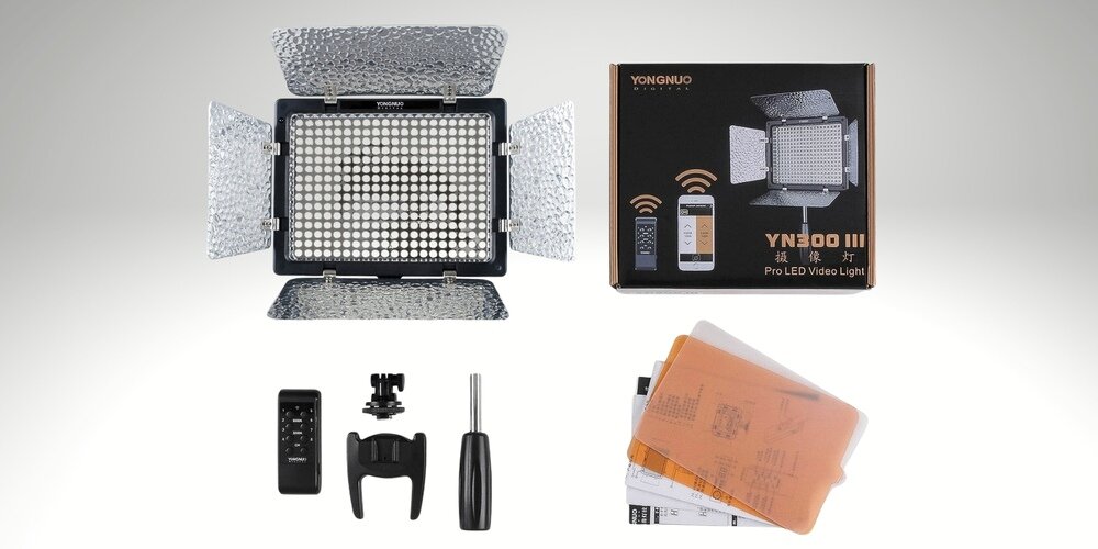 Zestaw lampy LED z pudełkiem, pilotem, uchwytem ręcznym, stopką montażową i instrukcjami