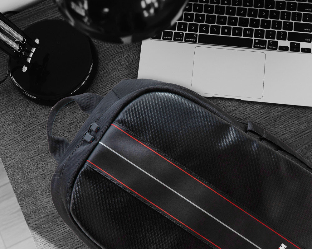 Plecak na laptopa BMW Carbon Blue Stripes design wyglad