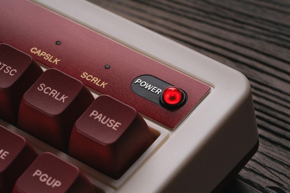 Klawiatura 8BITDO Fami Edition akumulator czas działania ładowanie wskaźnik LED