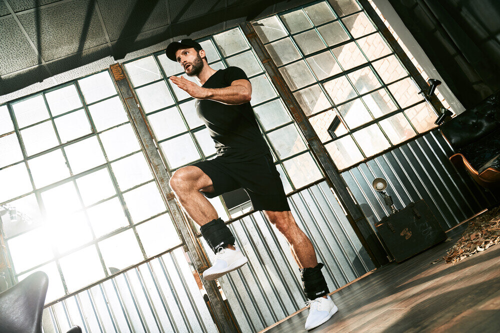 Obciążniki 2x5 kg GORILLA SPORTS zapięcie na rzep poliester wypełnienie metalowe granulki