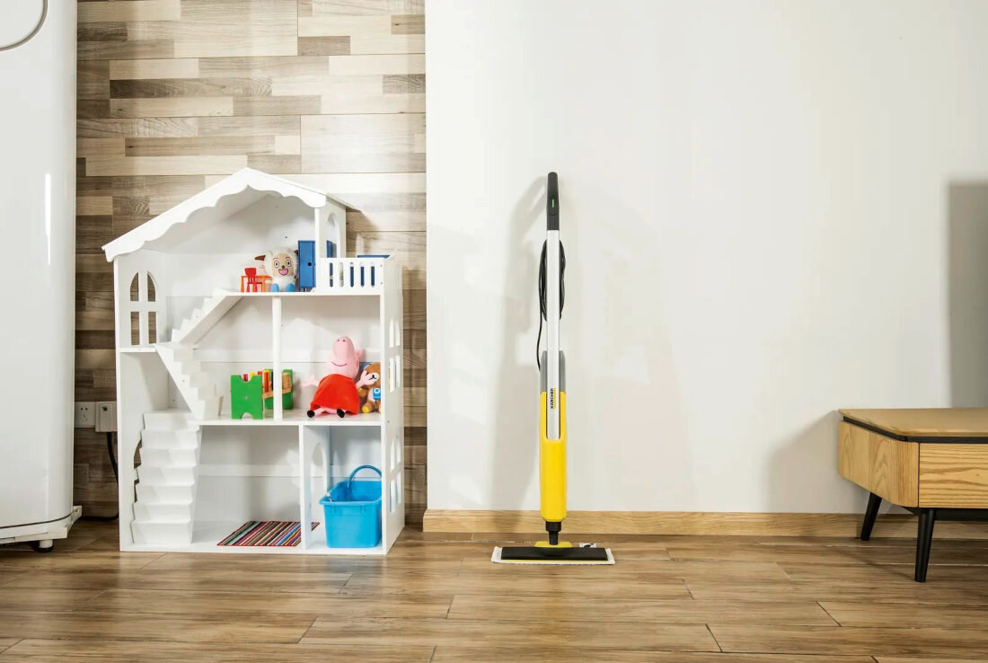 Mop parowy KARCHER KST 2 Upright EasyFix EU 1.513-340.0 wygląd design prezentacja wizualizacja mop we wnętrzu