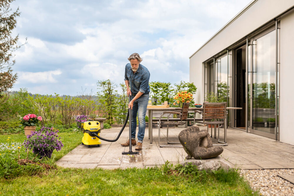 Odkurzacz KARCHER WD 4-18 Dual Battery Set V-20/22 1.628-601.0 funkcja odkurzania na sucho i mokro dwa akumulatory o mocy 18 V działanie silnika 36 V imponująca siła ssania około 180 AW uniwersalny charakter drobne i większe zanieczyszczenia praca bezprzewodowa pełna swoboda i wygoda