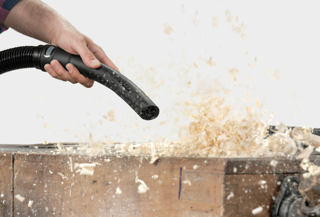 Odkurzacz KARCHER WD 4-18 S Dual V-20/22 1.628-625.0 Funkcja nadmuchu liście z tarasu czy oczyścić wąskie przestrzenie korzyść