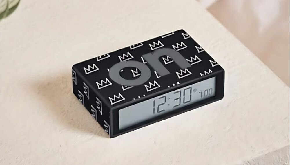 Budzik Flip+ X funkcjonalnosc funkcja drzemki wyswietlacz LCD