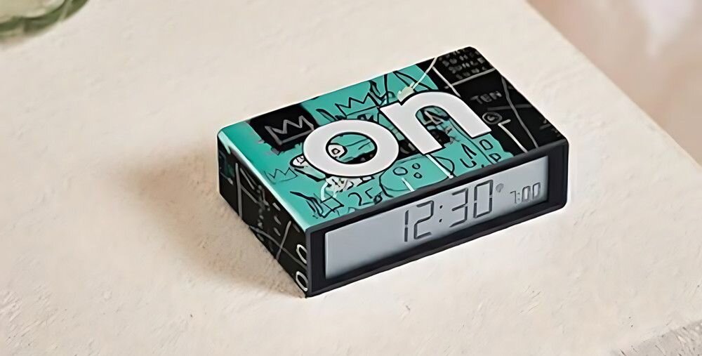 Budzik Flip+ X funkcjonalnosc funkcja drzemki wyswietlacz LCD 