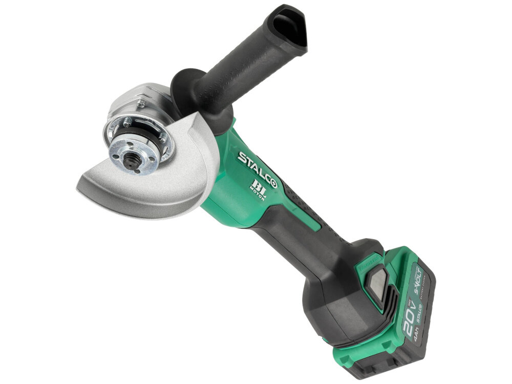 Szlifierka kątowa STALCO S-97301 szlifierka na białym tle widoczna z góry współpracuje z tarczami o średnicy 125 mm i otworze 22,23 mm gwint wrzeciona M14 szybki montaż i demontaż akcesoriów maksymalna grubość tarczy do 6 mm