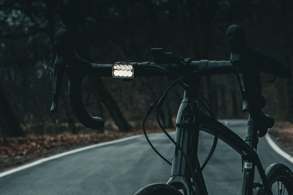 Lampka rowerowa VAYOX VA0151 na kierownicy rowery typu mtb