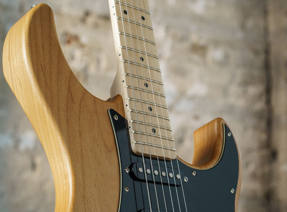Gitara elektryczna YAMAHA Pacifica 112VMX YNS RL - Uniwersalny styl, kadr gitary, struny