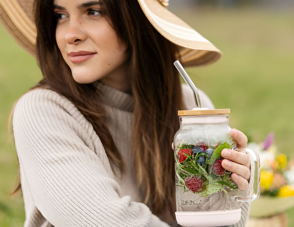 Słoik ze słomką VIALLI DESIGN Fuori 600 ml Miętowy zdrowie środowisko ekologiczny materiał wielokrotnego użytku przyjazny dla środowiska