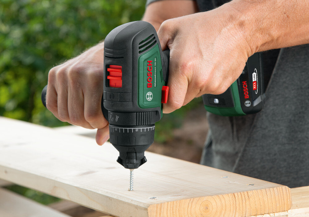 Wiertarko-wkrętarka BOSCH AdvancedImpact 18V-80 06039E2100 z udarem 2-biegowa przekladnia pierwszy bieg praca w zakresie od 0 do 500 obr/min drugi bieg praca w zakresie od 0 do 1950 obr/min