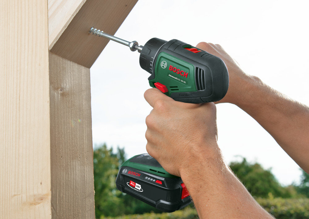 Wiertarko-wkrętarka BOSCH AdvancedDrill 18V-80 Quicksnap 06039E2000 magnetyczna nasadka automatyczne przytrzymanie wkretu duza elastycznosc swobodna praca