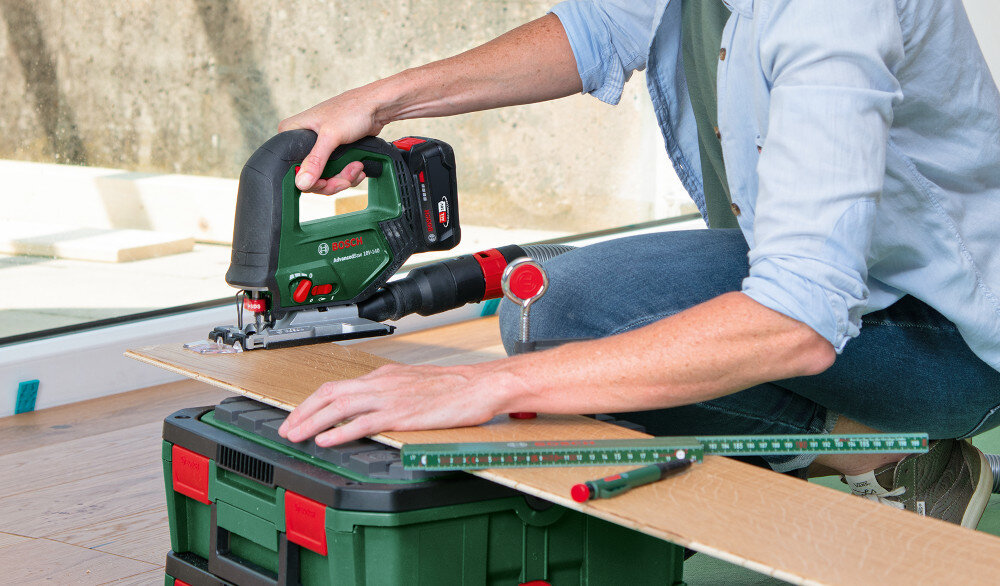 Wyrzynarka BOSCH AdvancedSaw 18V-140 0603013002 silnik bezszczotkowy predkosc brzeszczotu do 3000 skok/min dlugosc skoku do 20 mm