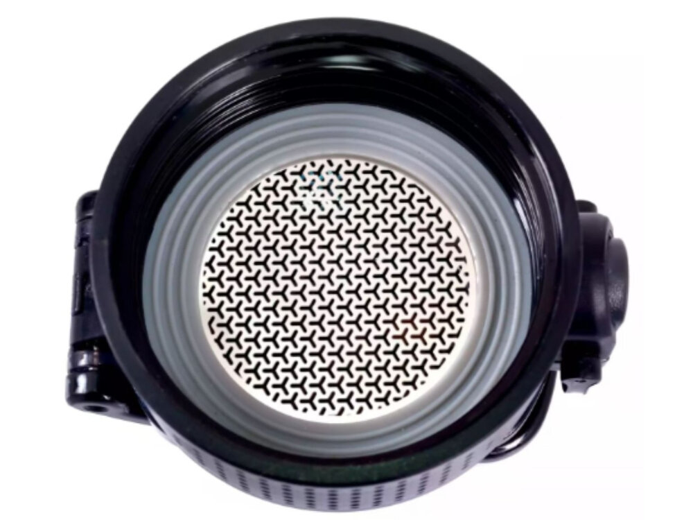 Bidon GAMINATE Hydration Czarny 750 ml idealnie dopasowana nakretka polaczenie poliweglanu polipropylenu i tworzywa ABS specjalny filtr w butelce specjalny zatrzask z blokada bez obaw o rozlanie