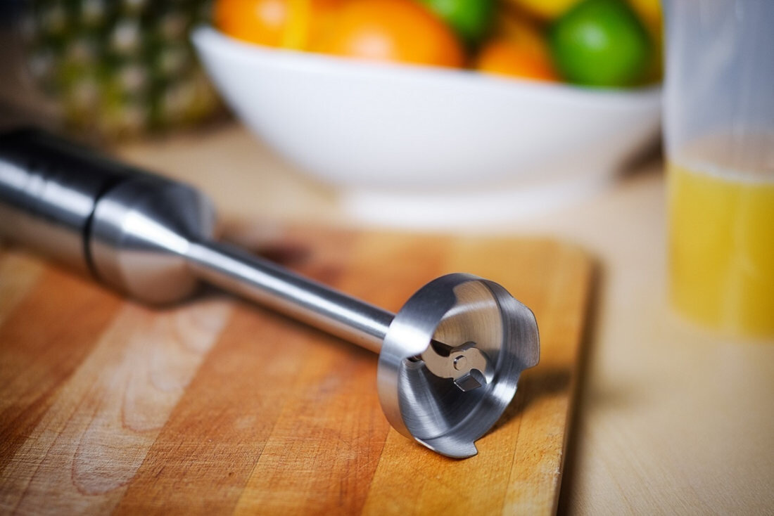 Blender ELDOM BL220 Precyzyjna regulacja Komfort Użytkowania ergonomiczny uchwyt kontrola składniki funkcja Turbo potrawy składniki