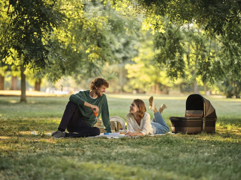 Gondola CHICCO Mysa Amber Glow System cyrkulacji powietrza dwa siateczkowe otwory