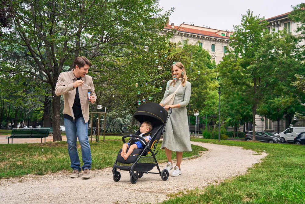 Wózek dziecięcy CHICCO Niebieski  Optymalna wentylacja okienko ochrona słońce deszcz pogoda warunki