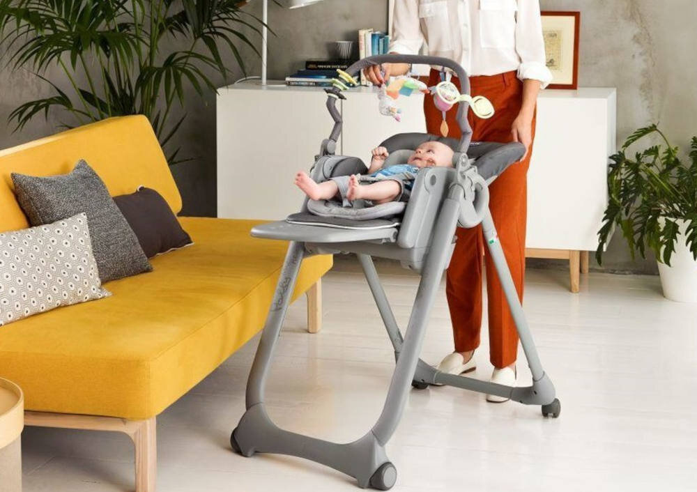 Krzesełko do karmienia CHICCO Polly Magic Relax Almond Regulacja wysokości 4 koła 8 stopni ułatwienie przesuwanie dostosowanie wygoda użytkowanie