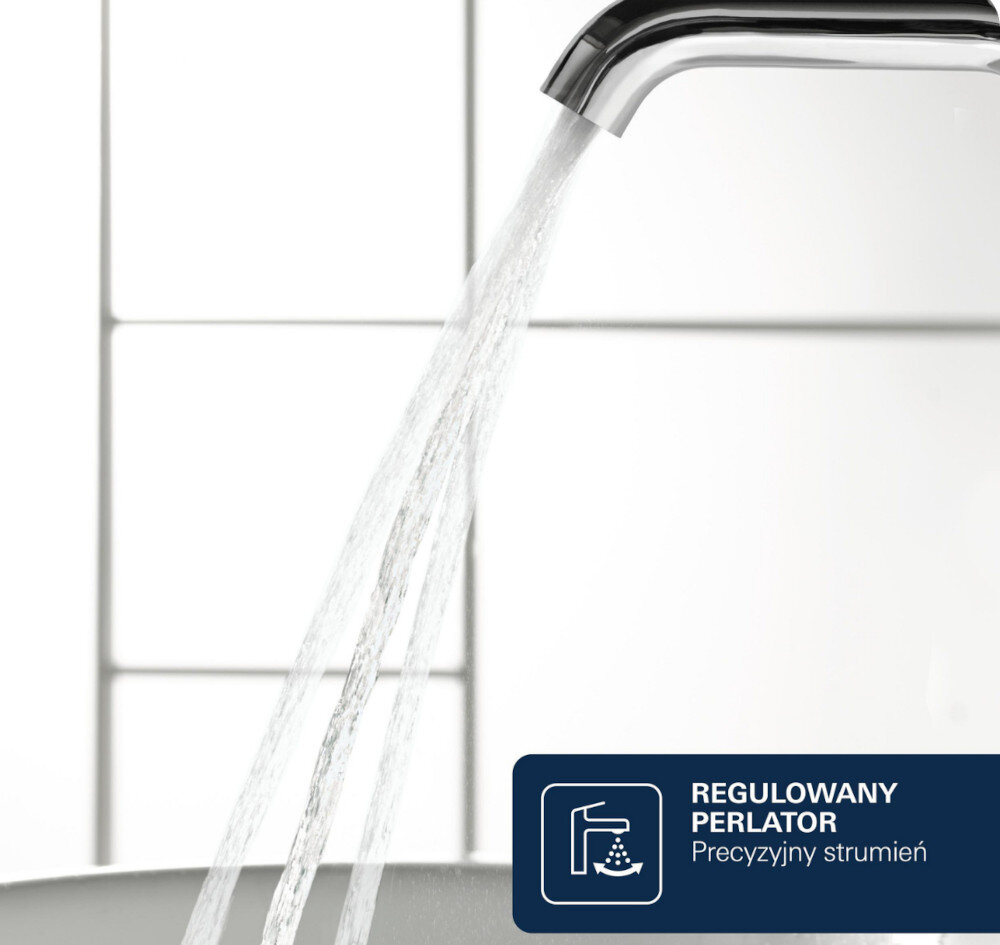 BATERIA UMYWALKOWA 2-OTWOROWA GROHE ESSENCE Zdjęcie ponownie przedstawia baterię ścienną podczas pracy, z wyraźnym strumieniem wody wypływającym z wylewki. Jasne tło i refleksy światła wzmacniają regulowany perlator AquaGuide brak rozbryzgów pełny strumień komfort użytkowania dopasowanie kąta wody charakter armatury 